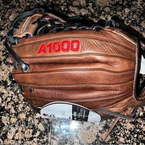 NWT Wilson A1000 Glove